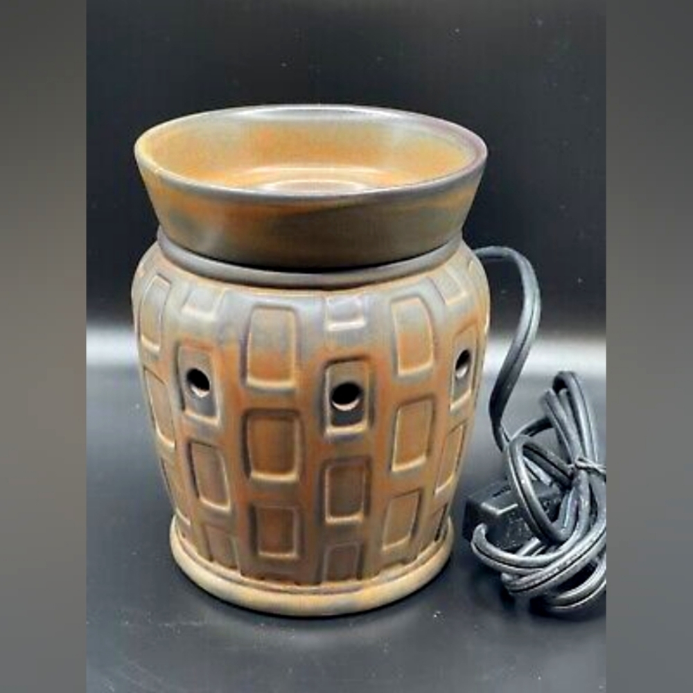 Strata Scentsy Full Size Warmer